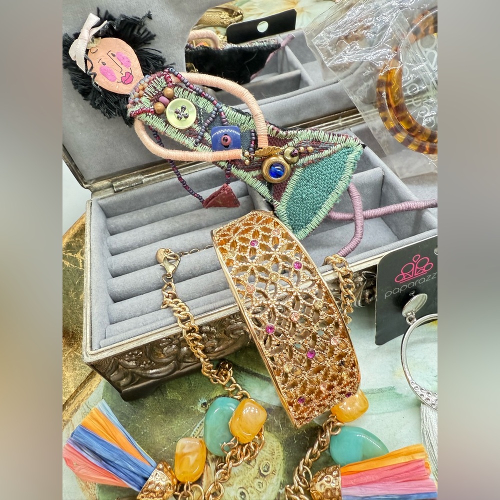 Vintage jewelry lot